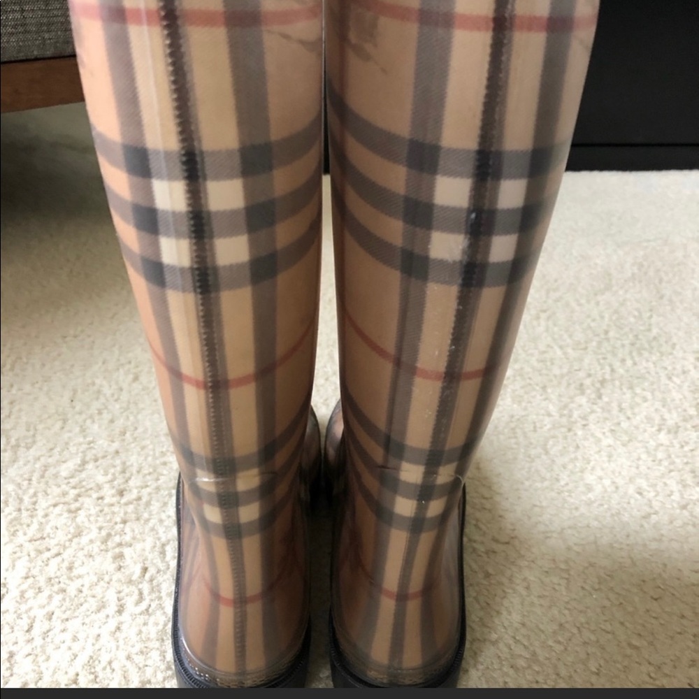 Burberry rain boots - Picture 2 of 6